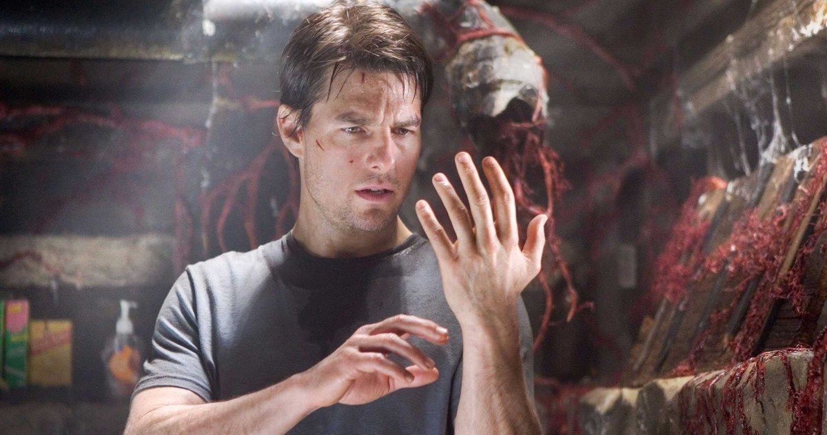 The Mummy Reboot Set Photos Have Tom Cruise Running for His Life