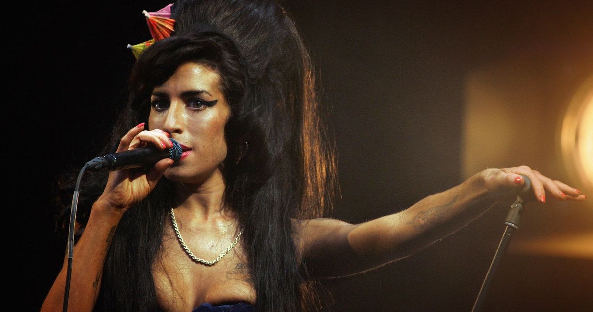 Amy Winehouse Hologram Is Going on Tour with a Live Band