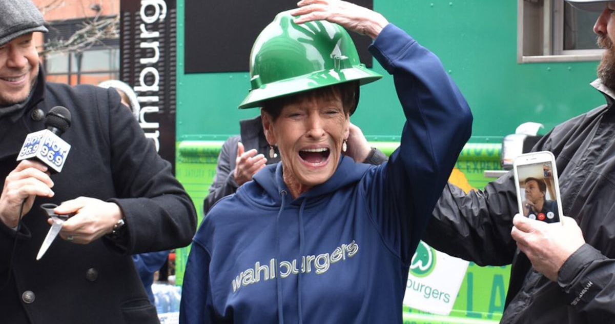 Alma Wahlberg Dies, Mark and Donnie's Mom, Wahlburgers Star, Was 78