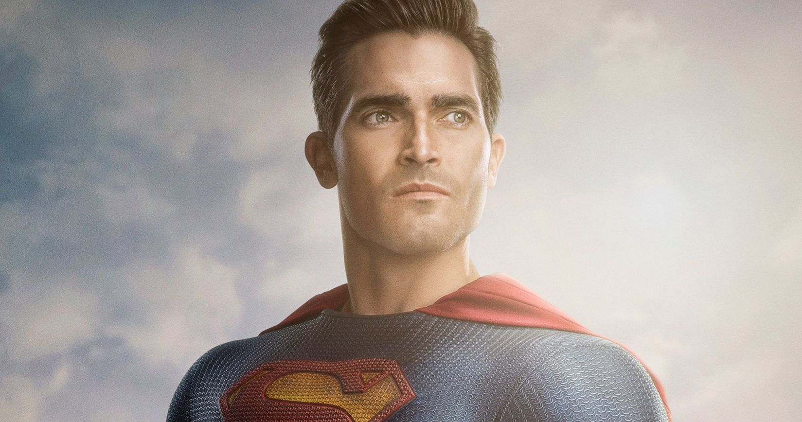 Superman &amp; Lois First Look Reveals Tyler Hoechlin in His New Super Suit