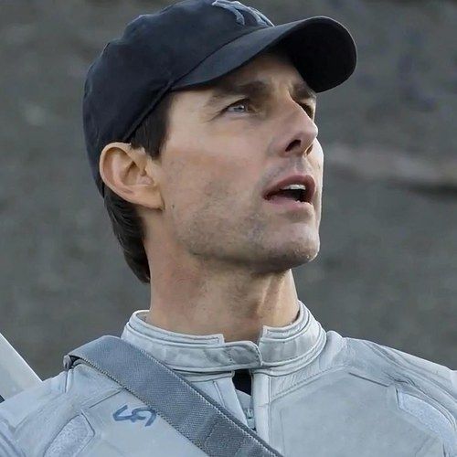 Oblivion Featurette with Tom Cruise
