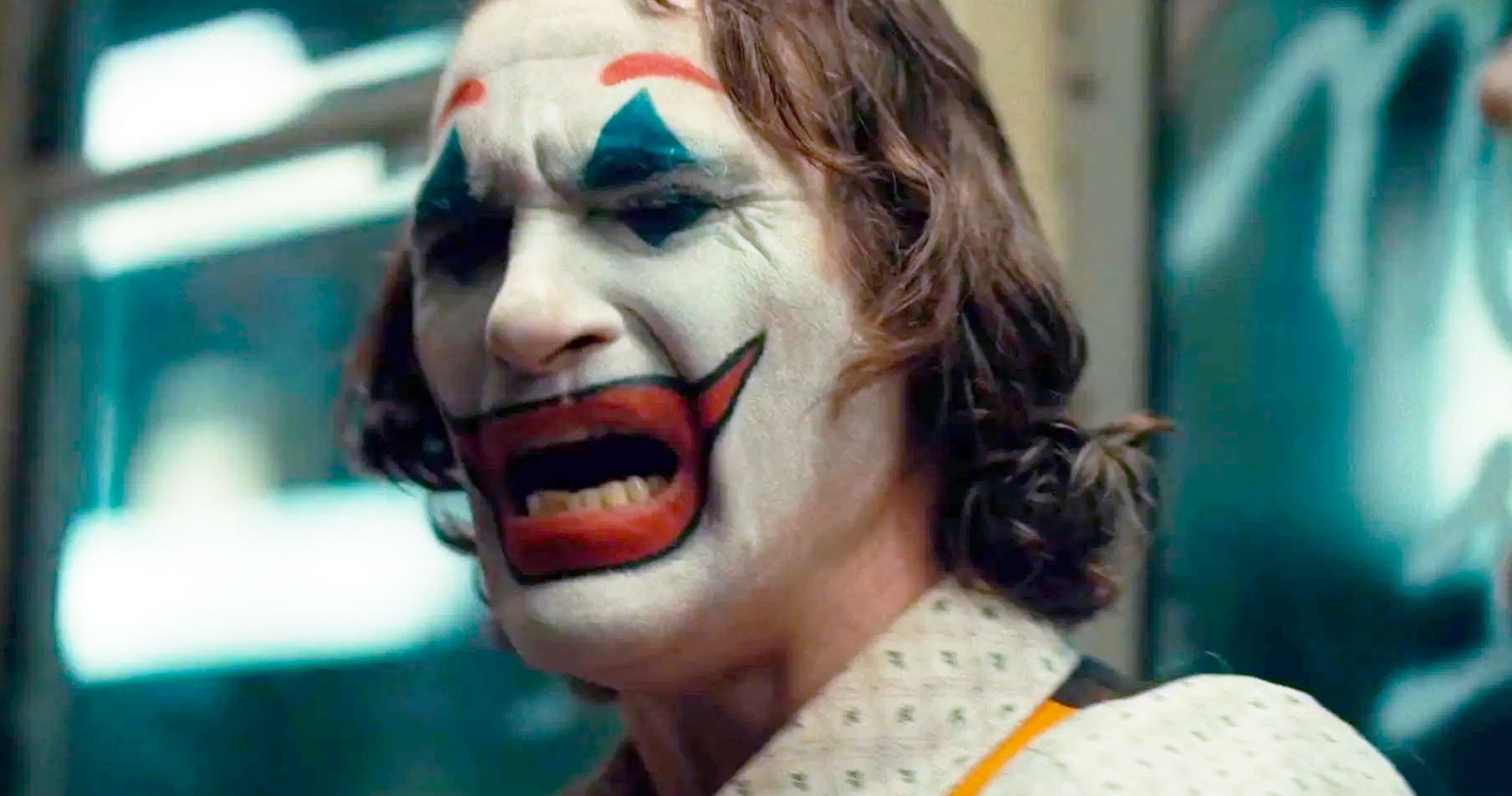 Watch Joaquin Phoenix Cuss Out Joker Cinematographer in Set Outtake