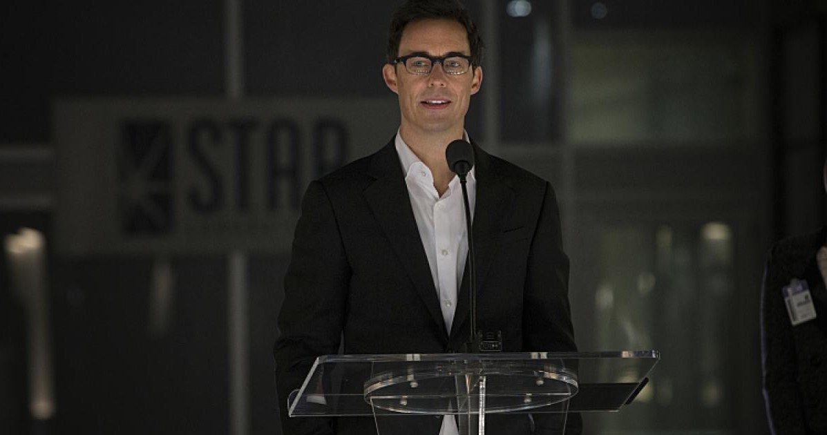 Flash Preview Introduces Tom Cavanagh as Harrison Wells