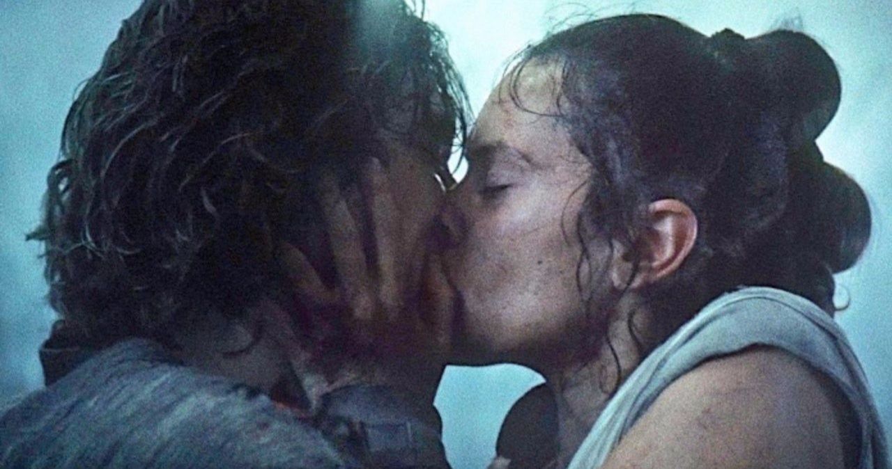 The Rise of Skywalker Book Claims Reylo Kiss Wasn't Romantic