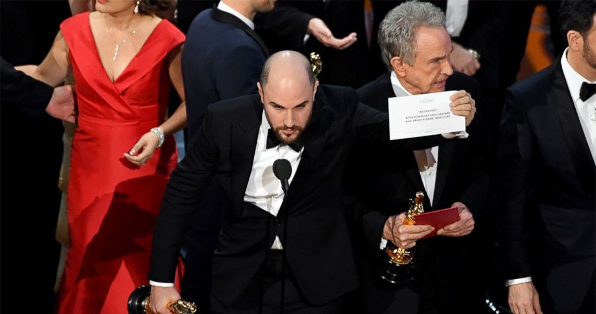 Watch Moonlight's Best Picture Oscar Accidentally Go to La La Land