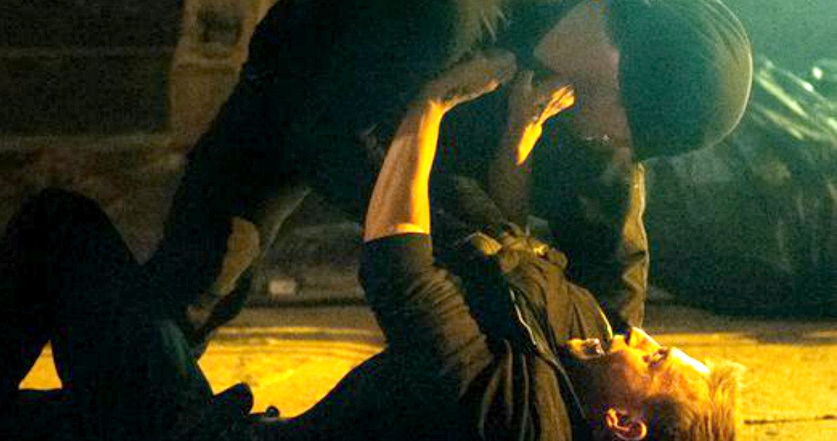 Marvel's Daredevil Photo Shows Charlie Cox in a Fight