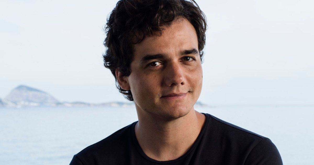 Wagner Moura Is Pablo Escobar in Netflix's Narcos