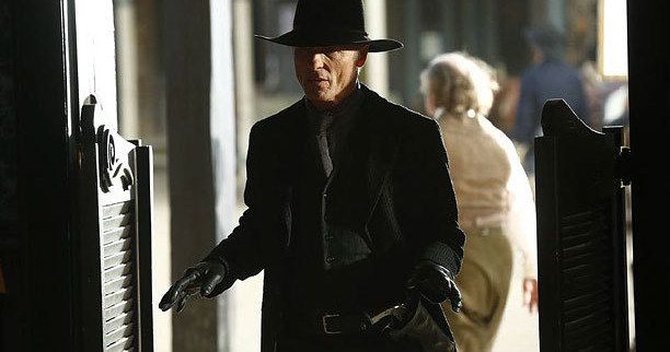 Westworld Photo Features Ed Harris as the Gunslinger