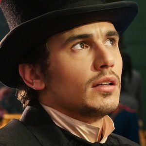 Oz: The Great and Powerful Photos Take James Franco on The Yellow Brick Road