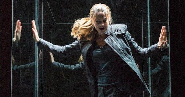 New Divergent Photo Has Shailene Woodley Trapped in a Glass Case of Terror