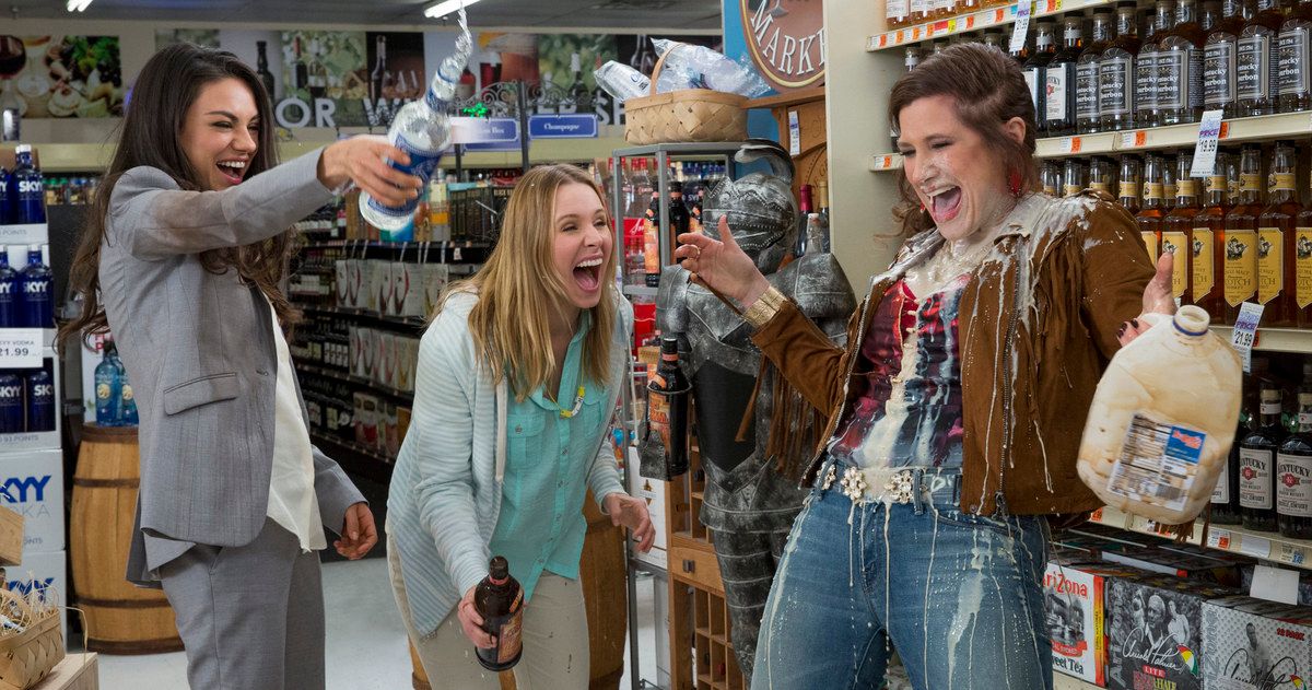 Mila Kunis, Christina Applegate and Kathryn Hahn party in a grocery store in Bad Moms