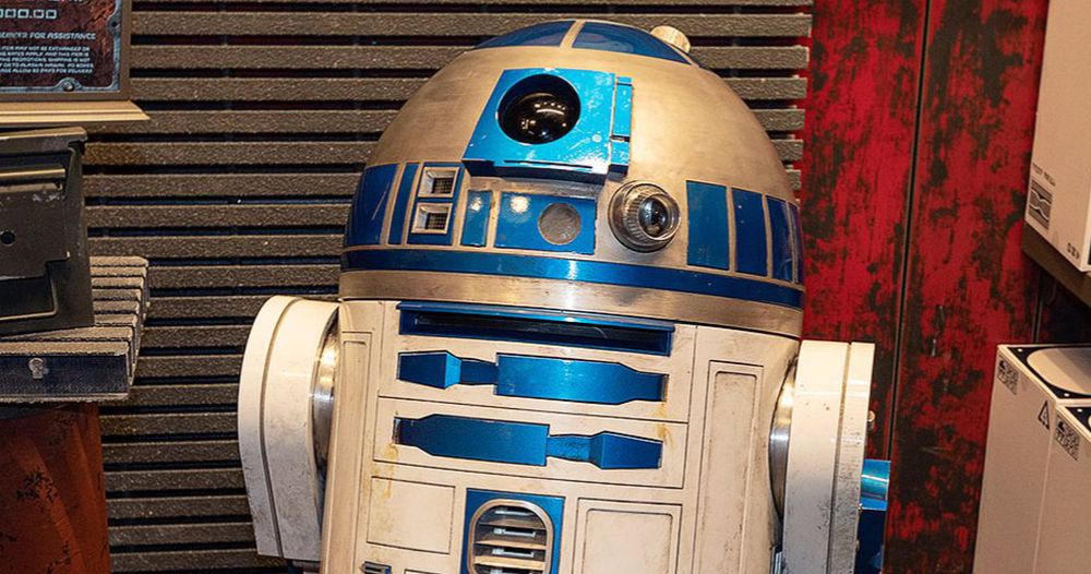 Star Wars: Galaxy's Edge Is Selling More $25K R2-D2 Droids Than You'd Think