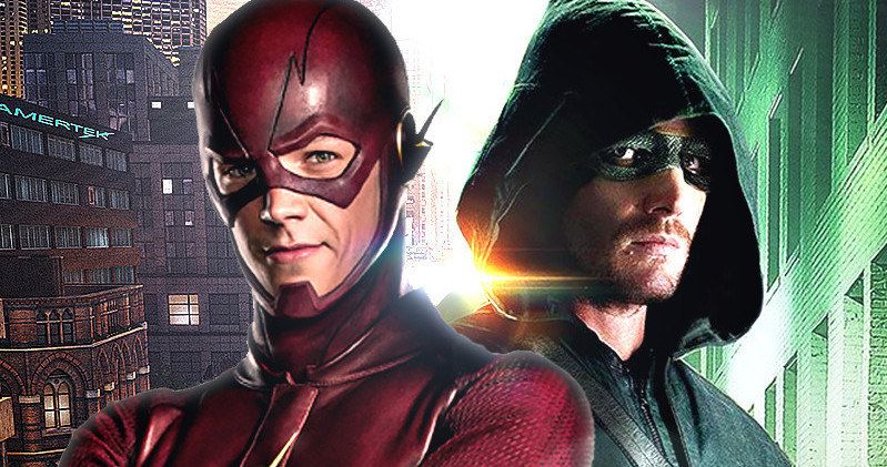Arrow and Flash Costumes Go on Display at Comic-Con