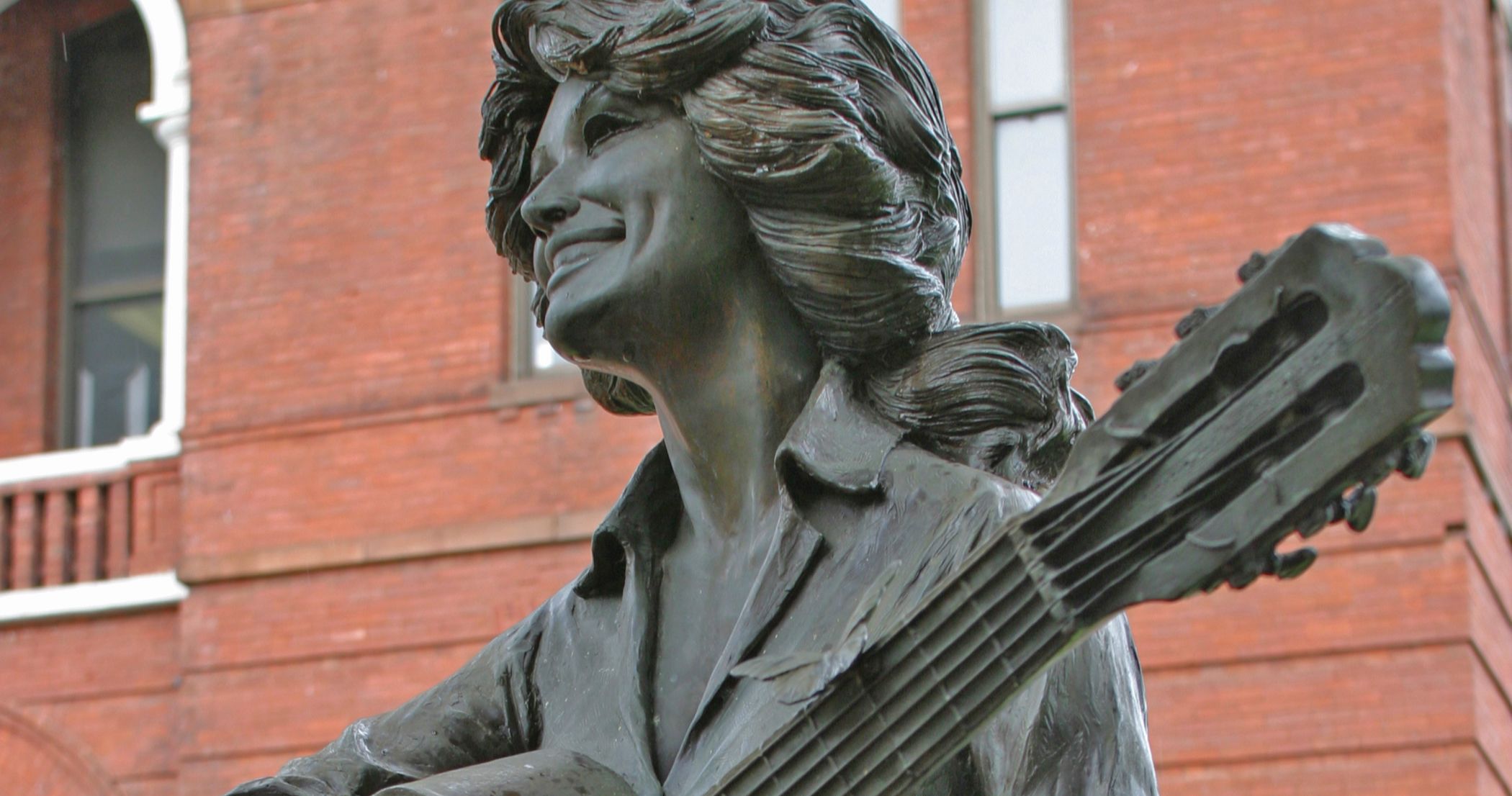 Dolly Parton Says No Thanks for Now to Statue of Her at Tennessee Capital