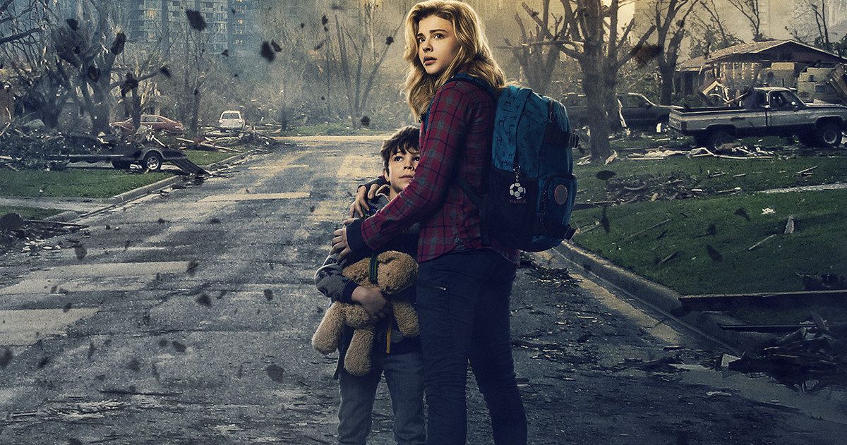 5th Wave Poster Has Chloe Moretz Ready for an Alien Attack
