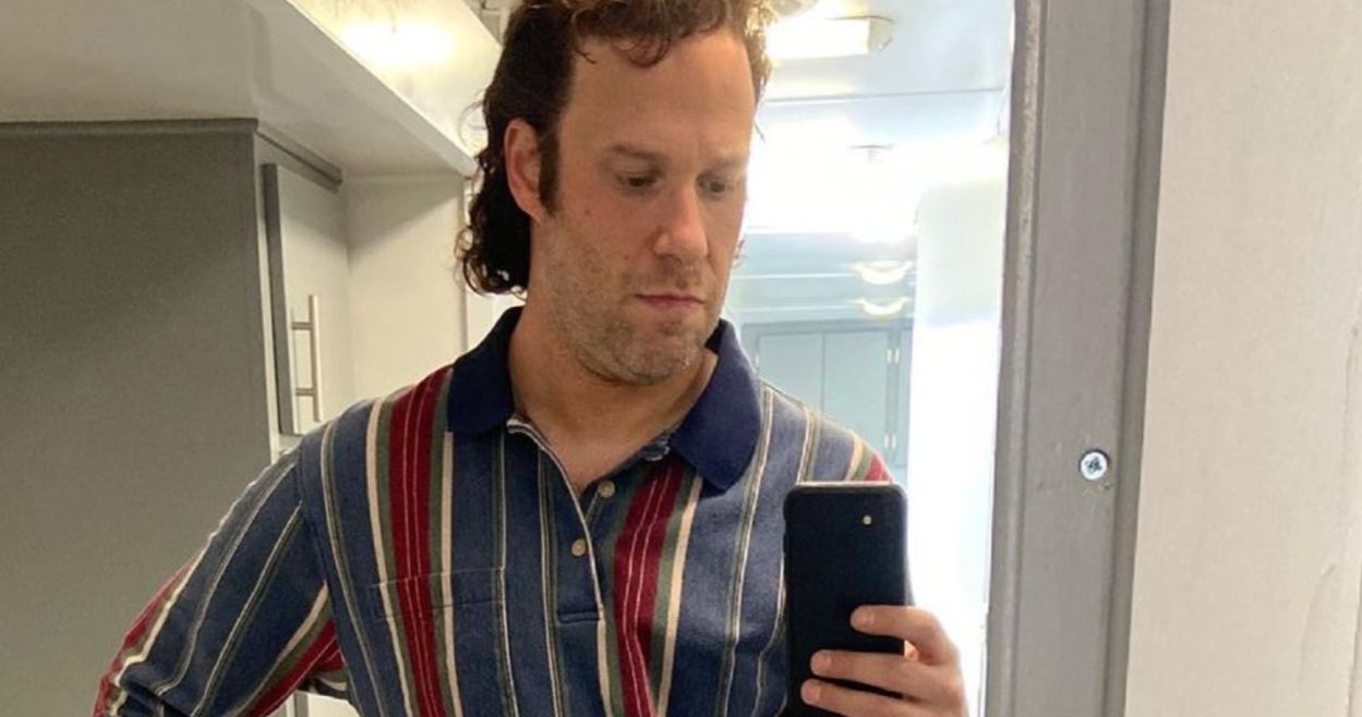 Seth Rogen Goes Beardless in New Pam &amp; Tommy Images