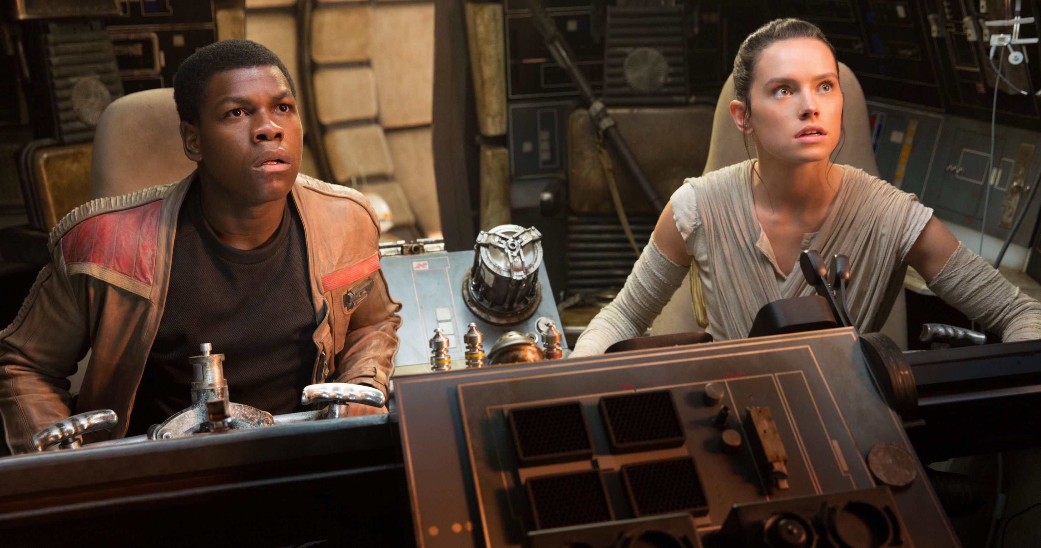 The Force Awakens Book Author Had to Remove Any Hint at Rey &amp; Finn Romance