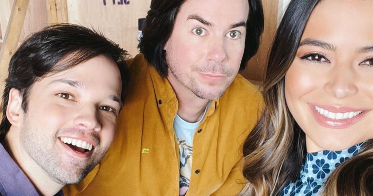 Miranda Cosgrave Reunites with iCarly Co-Stars in Paramount+ Revival Series Set Photo