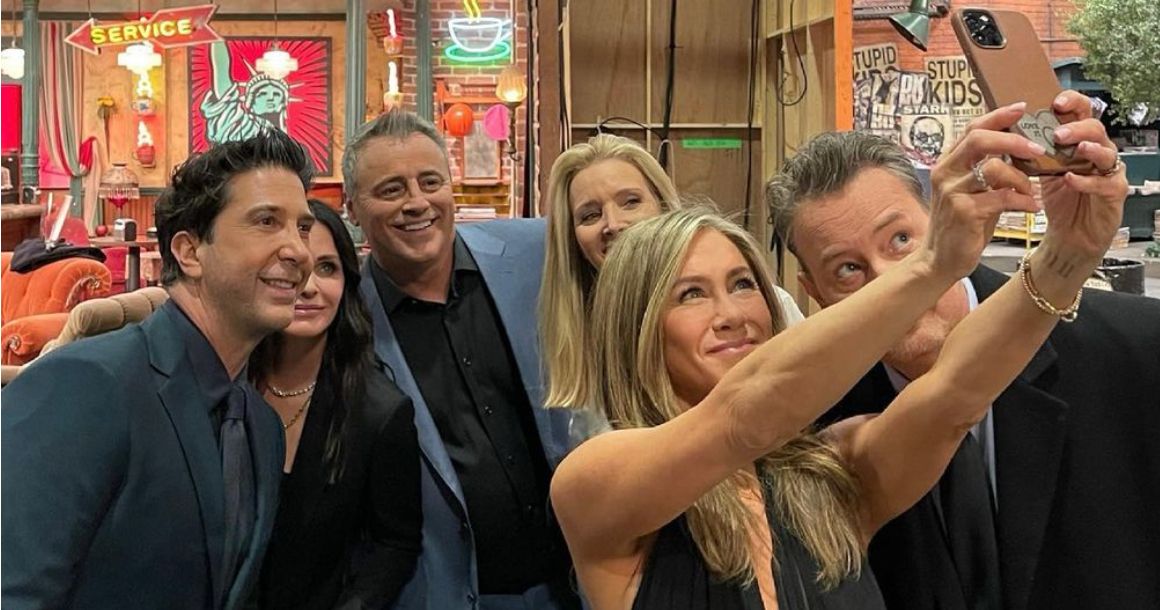 Jennifer Aniston Continues Celebrating Friends: The Reunion with Candid Photos
