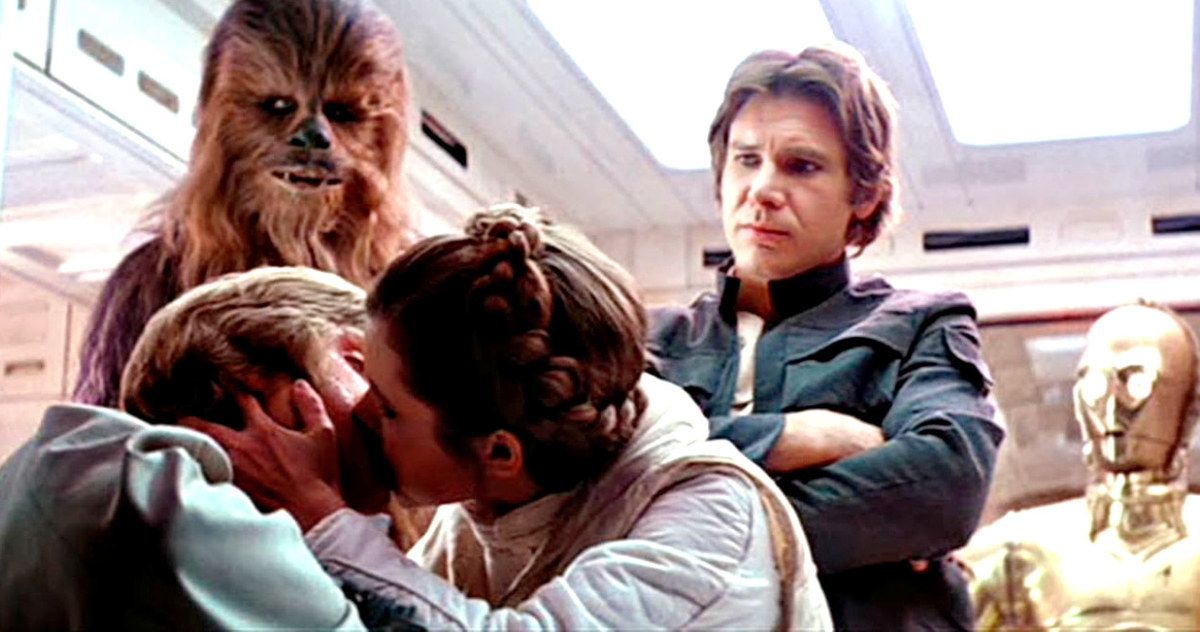 Luke &amp; Leia Kiss Autograph Reveals Carrie Fisher's Twisted Sense of Humor