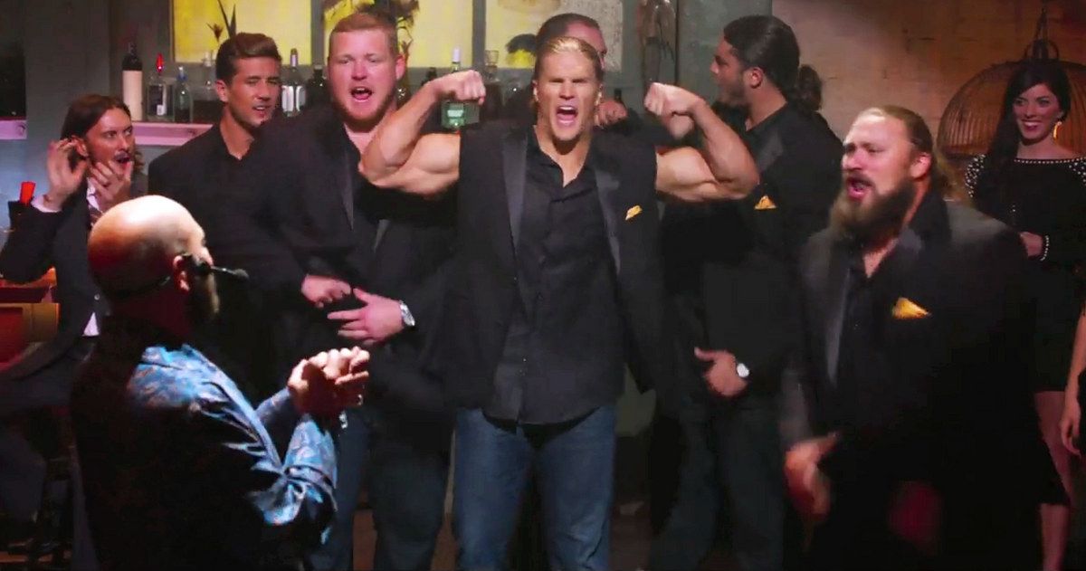 Pitch Perfect 2 Green Bay Super Bowl Outtakes Video