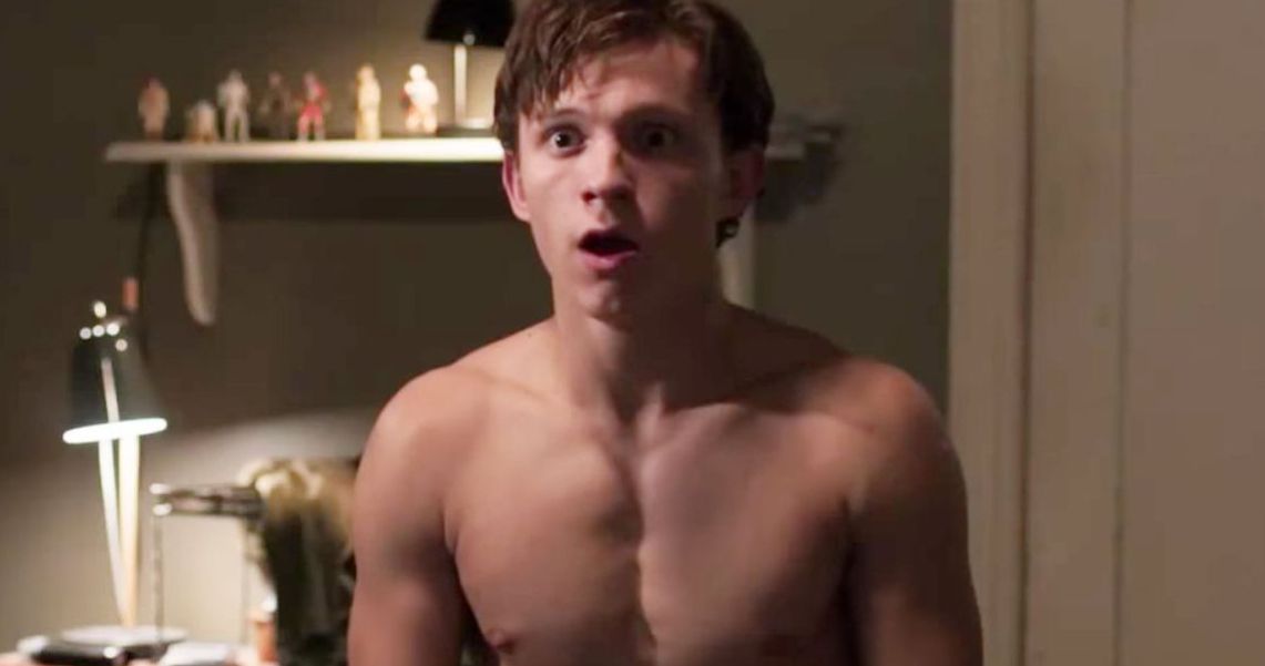 fax Fjendtlig Arbejdsgiver Tom Holland Goes Shirtless While Celebrating Final Day of Spider-Man: No  Way Home Training