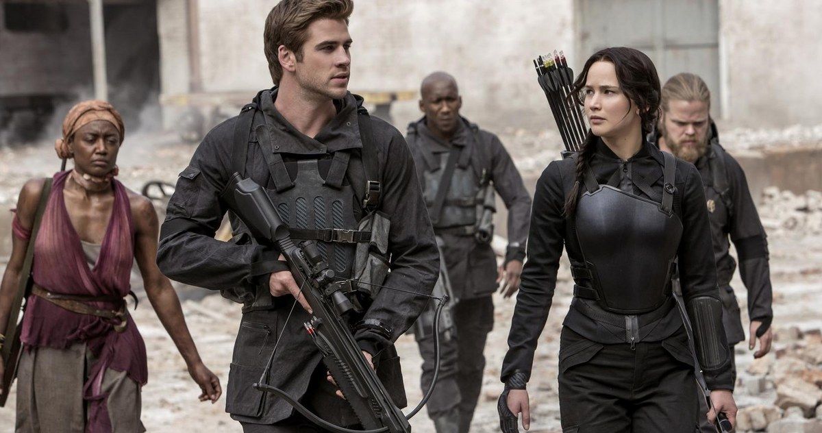 Hunger Games: Mockingjay Part 1 Clip Has Katniss Under Attack