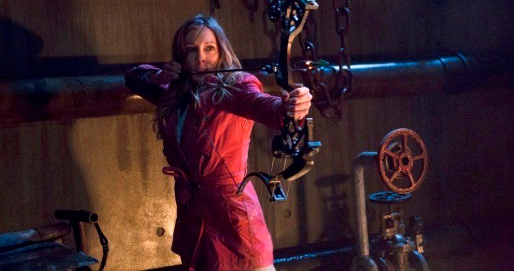 Laurel Gets an Archery Lesson in Arrow Season 2, Episode 22 Clip