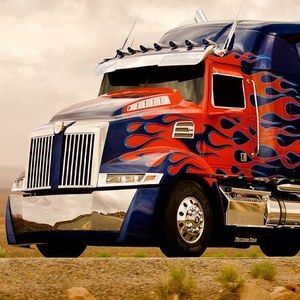 First Look at Optimus Prime on the Transformers 4 Set!