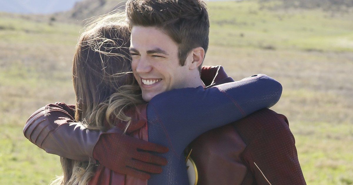The Flash Saves Supergirl in DC Crossover Sneak Peek