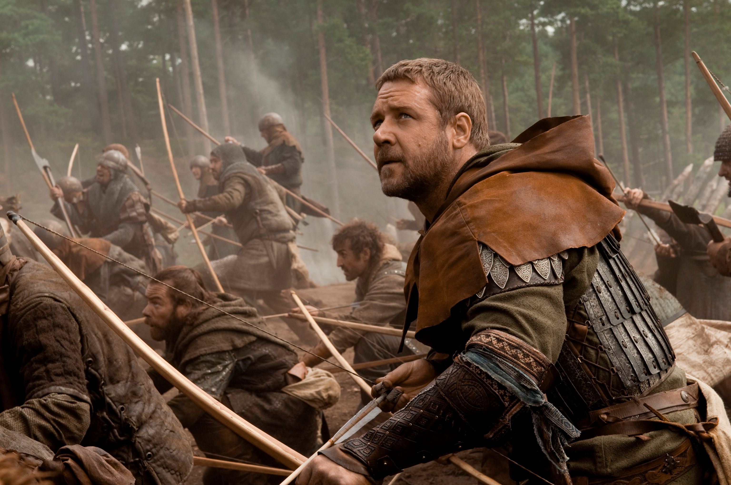 Russell Crowe goes into battle