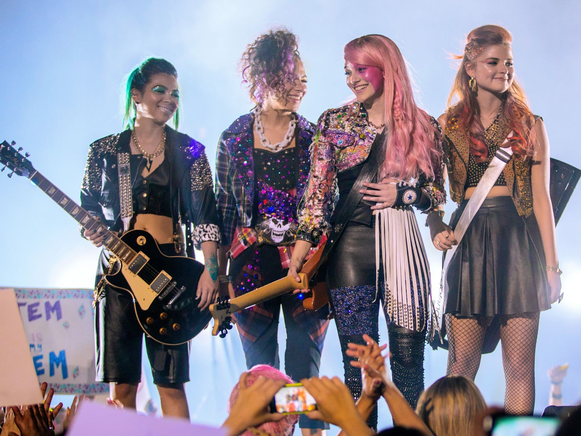 Jem and the Holograms photo 2