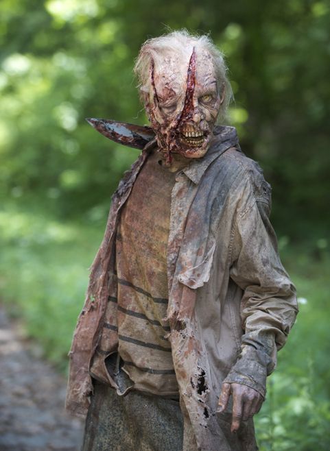 The Walking Dead Season 6 Zombie Photo 2