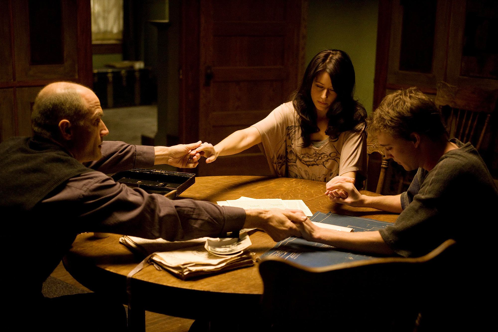 Elias Koteas, Amanda Crew and Kyle Gallner on the set of The Haunting in Connecticut