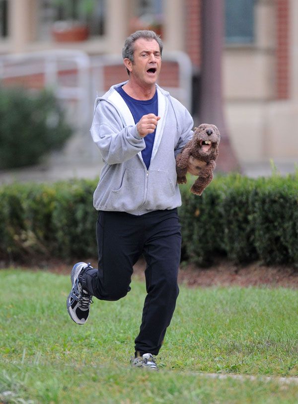 Mel Gibson Running in The Beaver