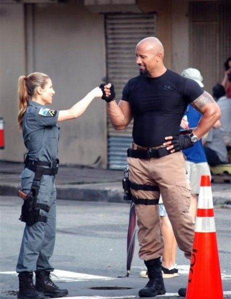 Dwayne Johnson and Elsa Pataky in Fast Five