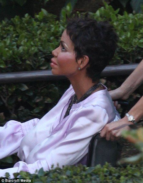 Halle Berry on the set of Truth or Dare #2