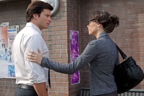 Laura Vandervoort as Kara and Tom Welling as Clark Kent{54} I think that is on our wish list as much as it is on his so we'll see what happens but if it does that would be fantastic. Hopefully we'll end up on the same page.