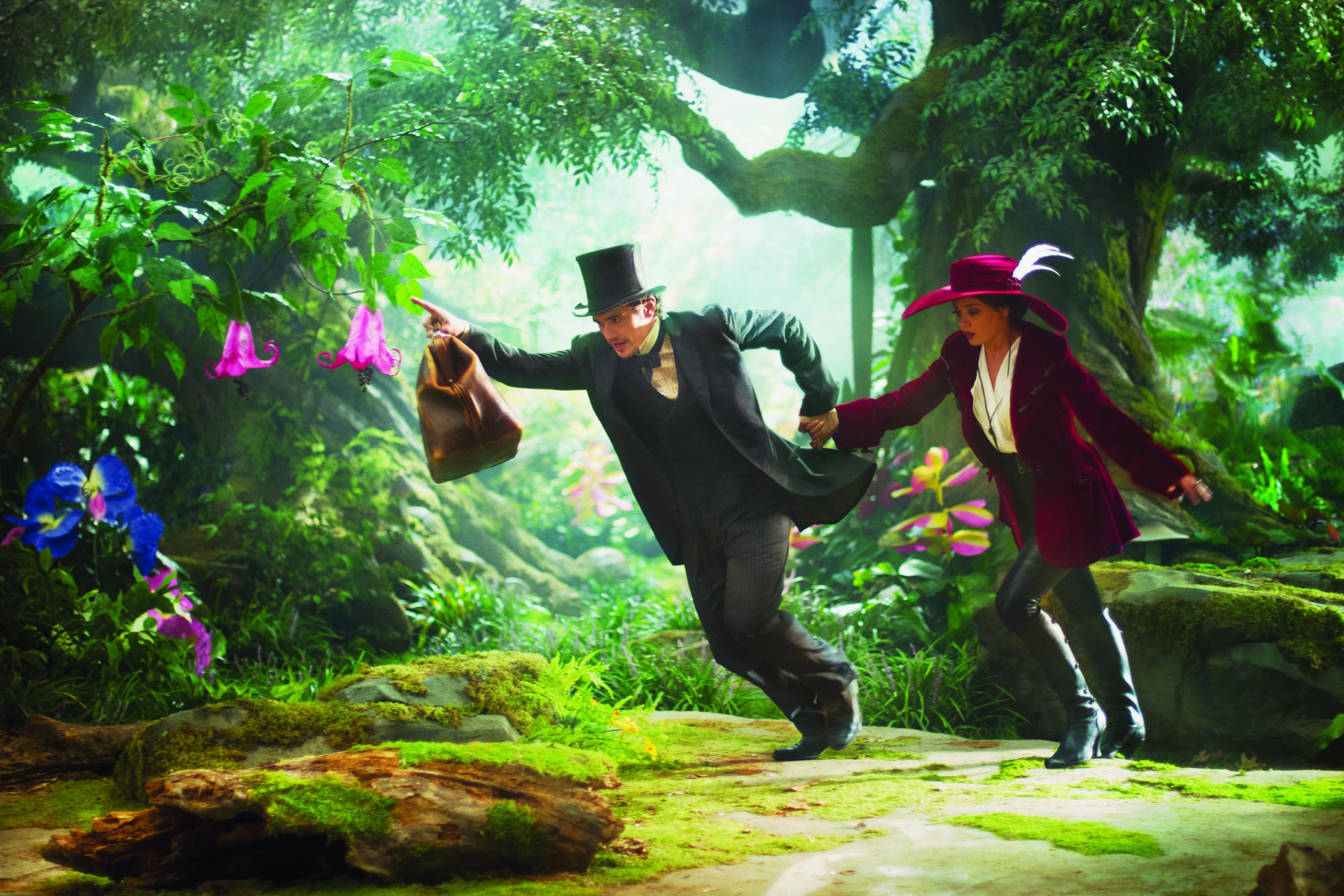 Oscar Diggs Befriends Theodora in Oz the Great and Powerful
