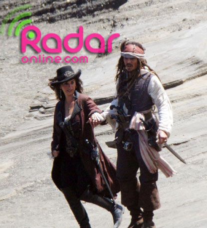 Penelope Cruz and Johnny Depp in Pirates of the Caribbean: On Stranger Tides