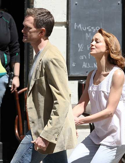Jayma Mays and Neil Patrick Harris in The Smurfs