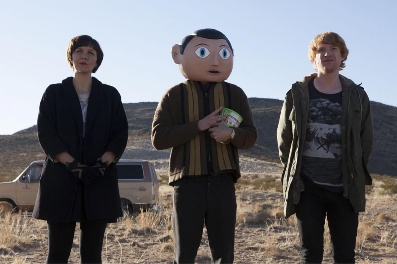 Frank Photo with Maggie Gyllenhaal and Michael Fassbender as Frank Sidebottom