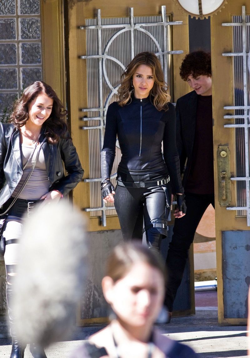 Jessica Alba and Daryl Sabara in Spy Kids 4: All the Time In the World