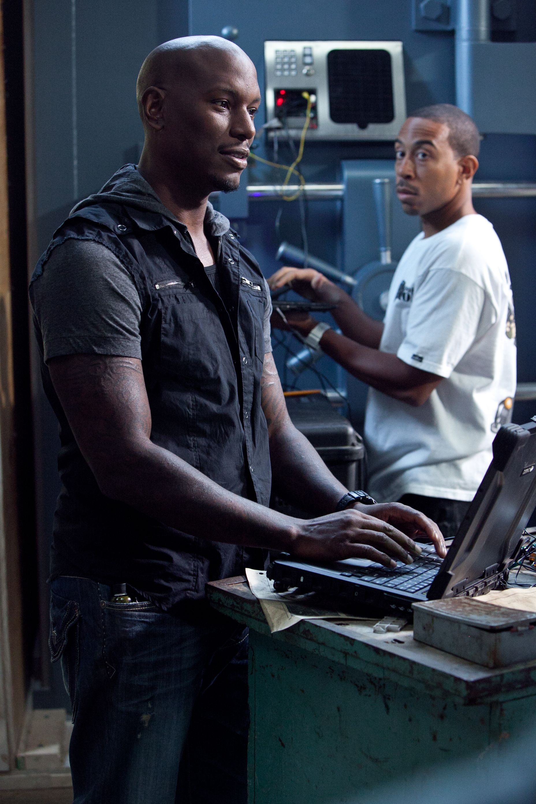Tyrese Gibson and Chris Ludacris Bridges in Fast Five