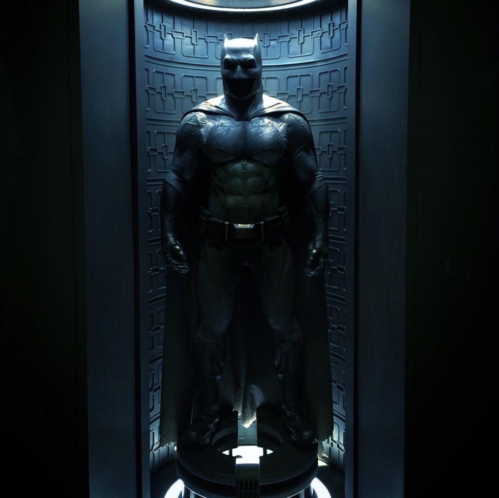 Batman V Superman Basuit Photo