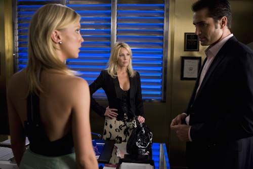 Katie Cassidy as Ella, Heather Locklear as Amanda, Victor Webster as Caleb in Melrose Place