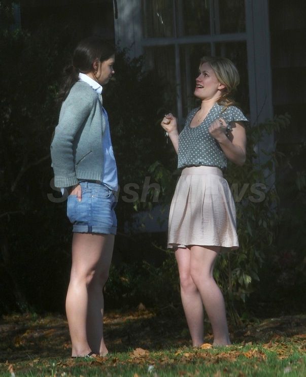 Katie Holmes and Anna Paquin on the set of The Romantics