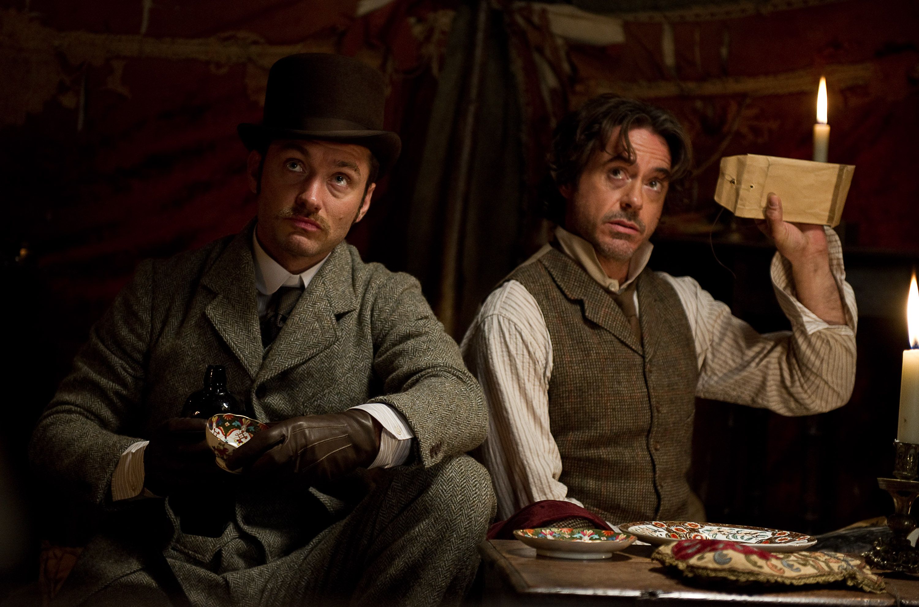 Robert Downey Jr. and Jude Law as Sherlock Holmes and Watson in Sherlock Holmes II